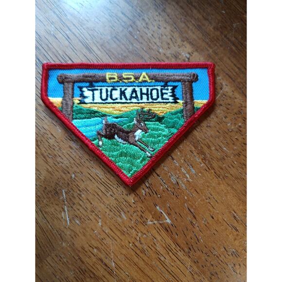 Camp Tuckahoe 1960-70s Red Border Triangle Pocket Patch - Picture 1 of 4